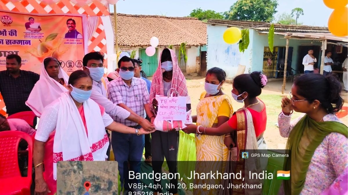 बंदगांव में Mango बिक्री स्टॉल का शुभारंभ दीदी किसानों को मिलेगा बेहतर बाजार