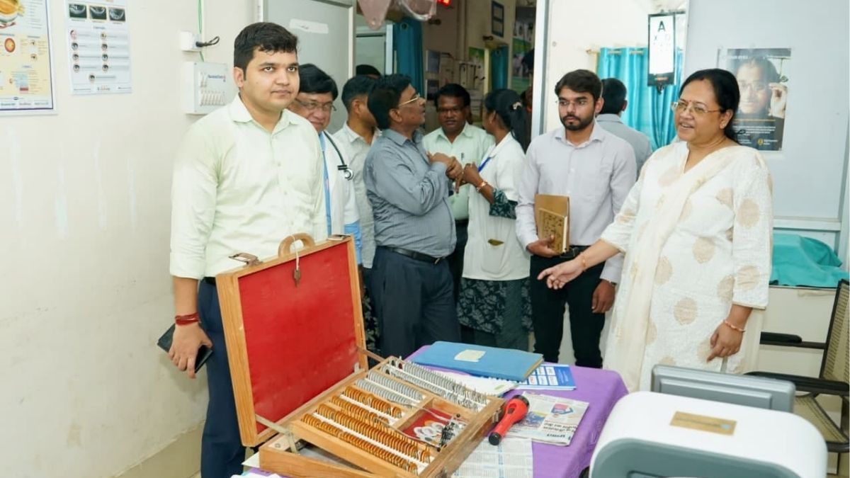 सदर अस्पताल का निरीक्षण करने पहुंचे DM स्वास्थ्य सेवाओं को और बेहतर बनाने के दिए निर्देश