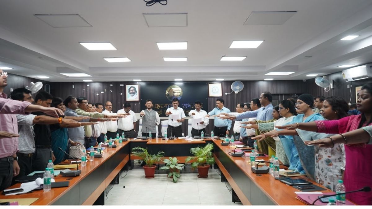 DM की अध्यक्षता में जिला समन्वय समिति की बैठक सम्पन्न जनहित योजनाओं में तेजी लाने और विभागीय समन्वय मजबूत करने के निर्देश