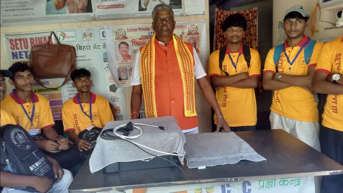 Dr. Parmanand Modi का संदेश देश में बेरोजगारी नहीं है युवाओं को आत्मनिर्भर बनाने की पहल